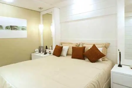 Sanca fechada com luz indireta na sala de estar