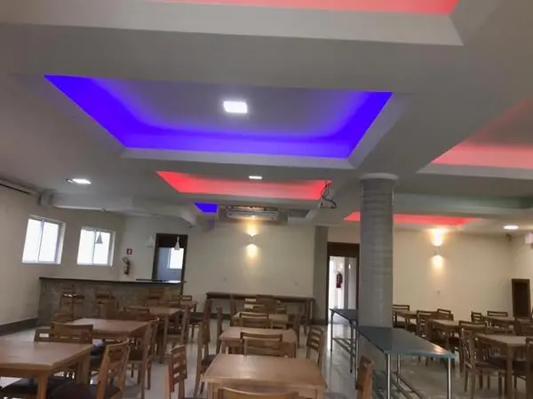Revestimento em gesso para lareira decorativa